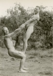 Unknown photographer, Two male nudes outdoor