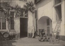 Marcel Vanderkindere, The Courtyard