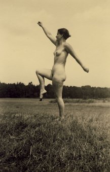 Unknown photographer, Naked outdoor woman in gymnastic pose