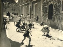 Unknown photographer, Playing kids